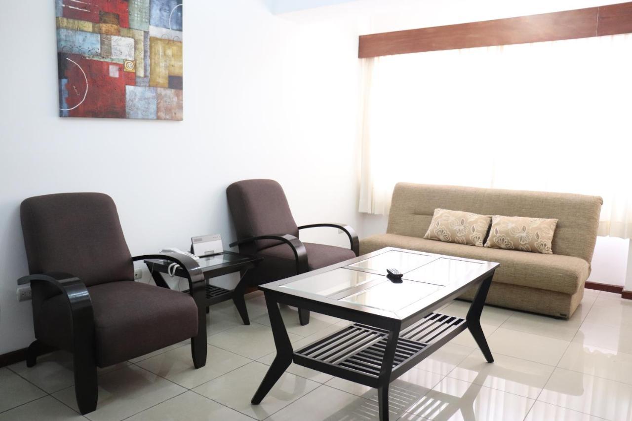 Suites Jardin Imperial Гватемала Экстерьер фото
