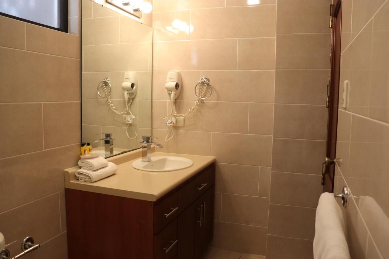Suites Jardin Imperial Гватемала Экстерьер фото