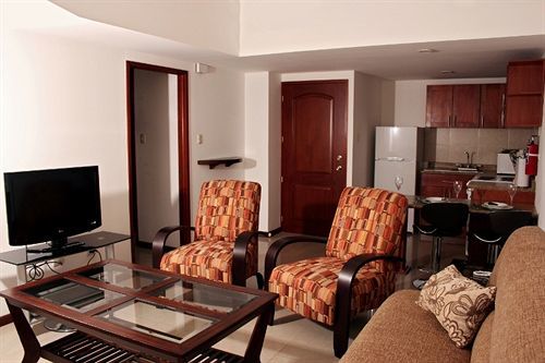 Suites Jardin Imperial Гватемала Экстерьер фото